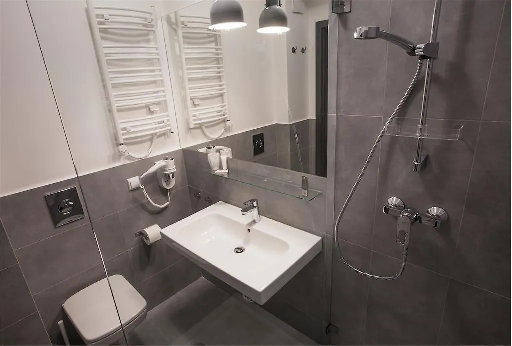 Marcopolo House Bed and Breakfast Warszawa 3*,