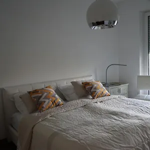 https://przytulny-apartament-na-brzasku.poznan-hotels.com